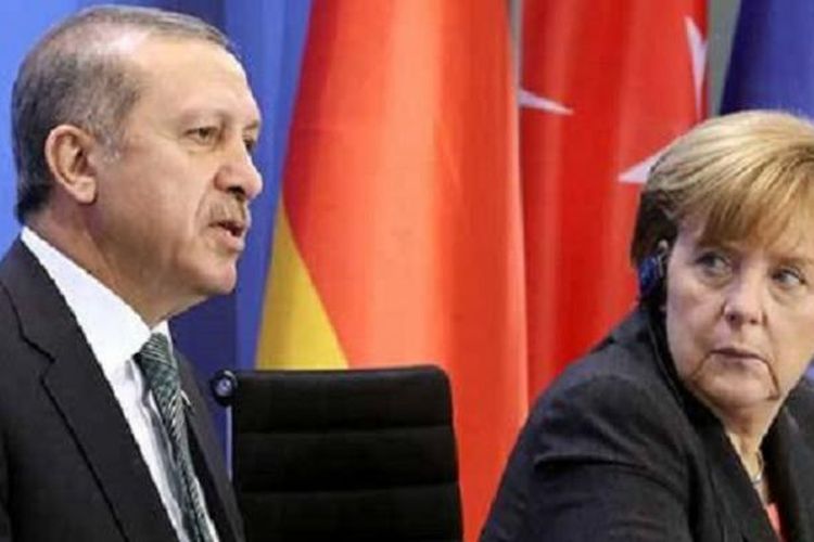 Presiden Turki Recep Tayyip Erdogan (kiri) bertemu dengan Kanselir Jerman  Angela Merkel, September 2016 ini.