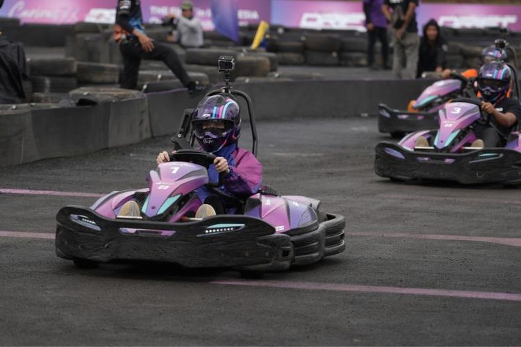 Permainan Gokart di Pertamax Gokart Area untuk pengunjung yang menyukai hobi balap dan memacu adrenalin.