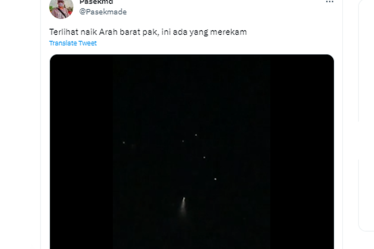 Tangkapan layar twit soal penampakan benda bercahaya bergerak ke atas di langit Bali