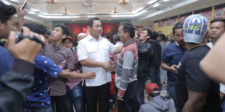 Hendrar Prihadi yang juga politisi PDI Perjuangan menyambut baik dukungan para juru parkir sekota Semarang kepada pasangan capres dan cawapres nomor urut satu. 