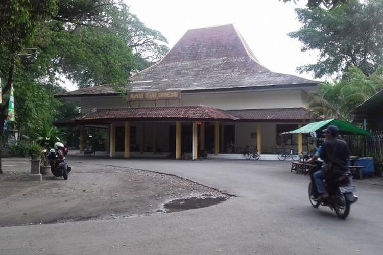 Gedung Wayang Orang Sriwedari