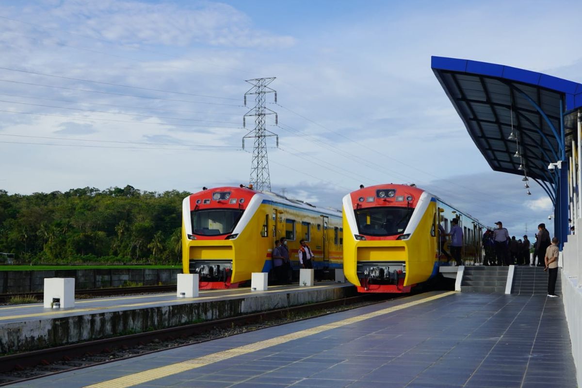 PT Kereta Api Indonesia (Persero) terus menyiapkan pengoperasian sarana KA Makassar - Parepare yang saat ini dalam tahap uji coba terbatas. KAI dalam hal ini membentuk kemitraan bersama PT Sulsel Citra Indonesia (Perseroda) dengan nama Konsorsium Kereta Api Sulsel yang bertugas menyelanggarakan kereta api perintis lintas Makassar - Parepare.