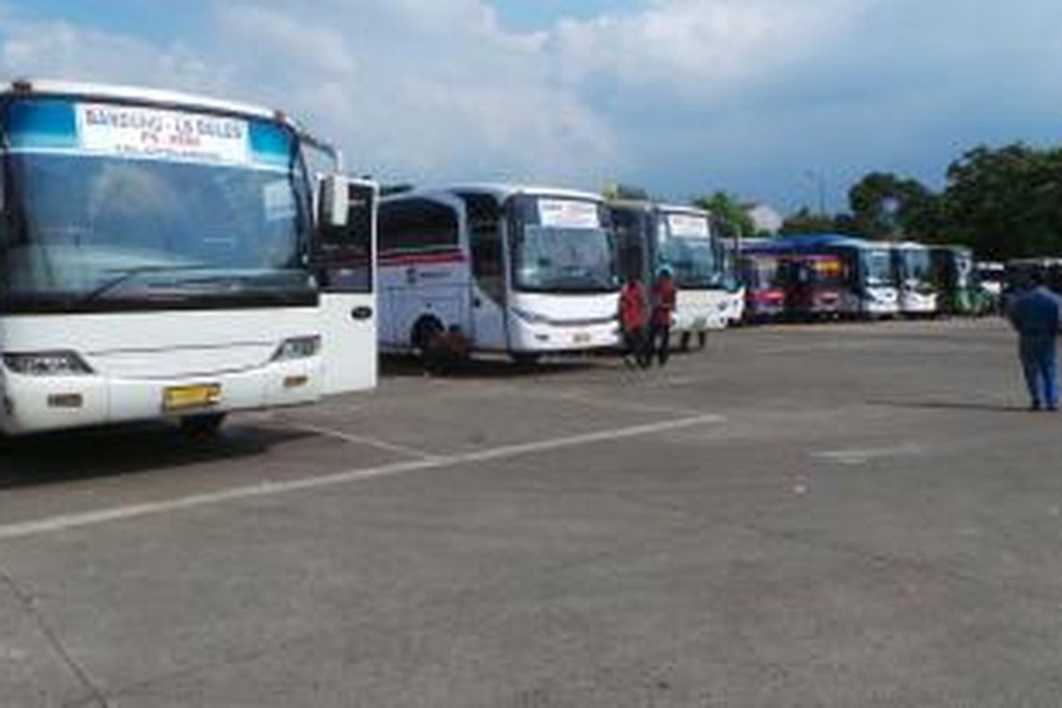 Terminal Lebak Bulus Jakarta Selatan. Rencananya, di terminal itu trayek bus antar kota antar provinsi akan ditutup. Kamis (2/1/2014).