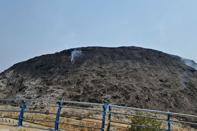 Alasan Wali Kota Solo Belum Naikkan Status Penanganan Kebakaran TPA Putri Cempo