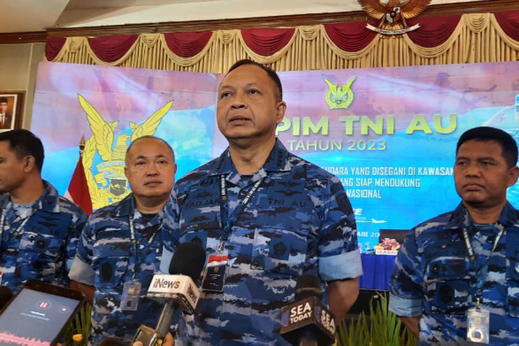 Kepala Staf Angkatan Udara Marsekal TNI Fadjar Prasetyo saat ditemui di sela-sela Rapat Pimpinan TNI AU, Jakarta Timur, Jumat (10/2/2023).