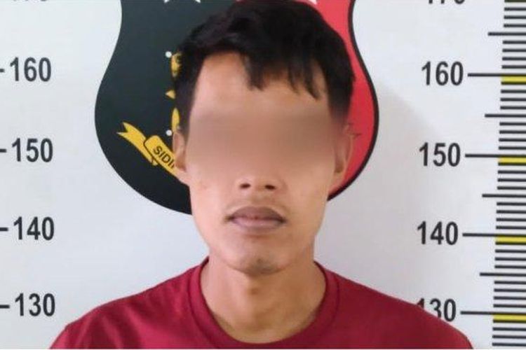 Pelaku MN (31) kedapatan mencuri sepeda motor dengan cara mengoleskan balsem ke mata tukang ojek di wilayah Kalideres, Jakarta Barat. 