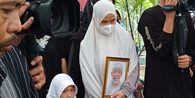 Respons Istri Abah Qomar Dituding Hanya Nikmati Warisan dan Tak Urus Makam