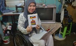 Yeni, Difabel Piawai Menulis Ini Punya Kejutan untuk Ganjar...