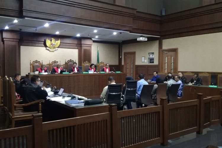 Sidang pemeriksaan saksi untuk mantan Gubernur Kepulauan Riau Nurdin Basirun, terdakwa kasus dugaan suap terkait izin prinsip pemanfaatan ruang laut di Kepulauan Riau dan penerimaan gratifikasi, Rabu (8/1/2020)
