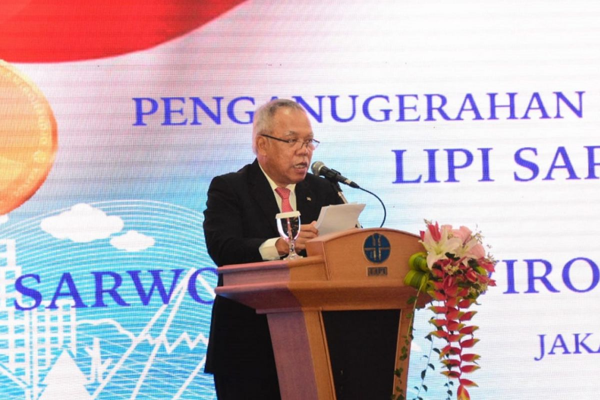 Menteri PUPR Basuki Hadimuljono menyampaikan materi saat Sarwono Prawirohardjo Memorial Lecture (SML) XVIII di Auditorium LIPI, Jakarta, Kamis (23/8/2018).