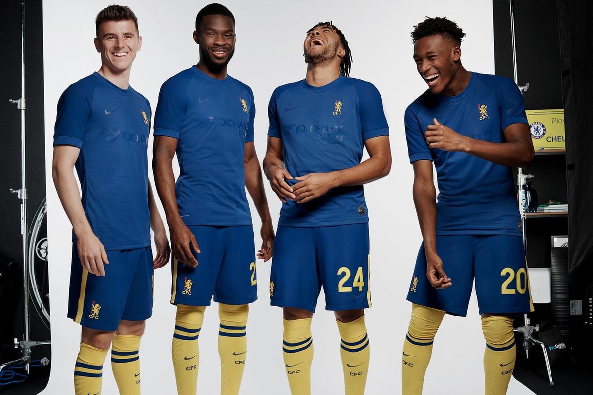 Dalam rangka merayakan 50 tahun FA Cup yang diraih klub sepakbola Inggris Chelsea, pada tahun 1970, Nike merilis jersey retro istimewa. 