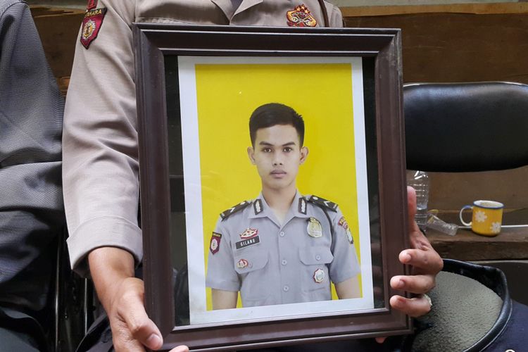 Foto Bripda Imam Gilang Adinata (24), salah satu polisi yang gugur dalam teror bom di Terminal Kampung Melayu, Jakarta Timur, pada Rabu (24/5/2017) malam.