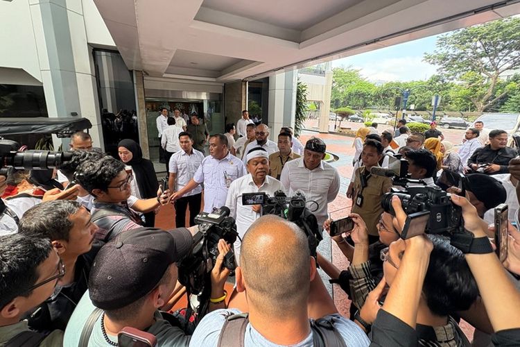 Gubernur Jabar Dedi Mulyadi menyambangi kantor Bank Indonesia (BI) di Jakarta, Rabu (22/10/2025).