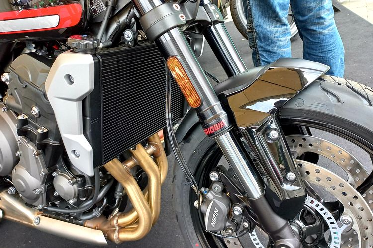 Triumph Trident mejeng di IAM x IIMS Motobike Show