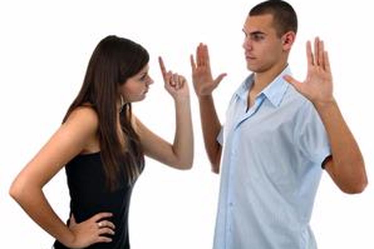 Sikap mengalah juga dapat hadir karena pasangan merasa kesal, capek, dan malas bertengkar.  