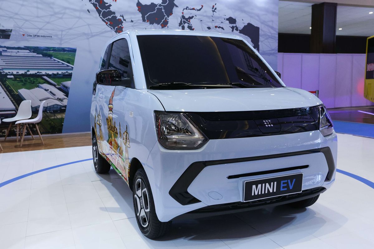 DFSK Mini EV dipamerkan di ajang Periklindo Electric Vehicle Show (PEVS) 2022 di JIExpo Kemayoran, Rabu (27/7/2022).