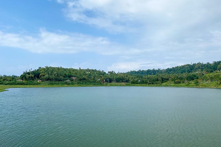 Danau Aneuk Laot, salah satu tempat wisata di Aceh.