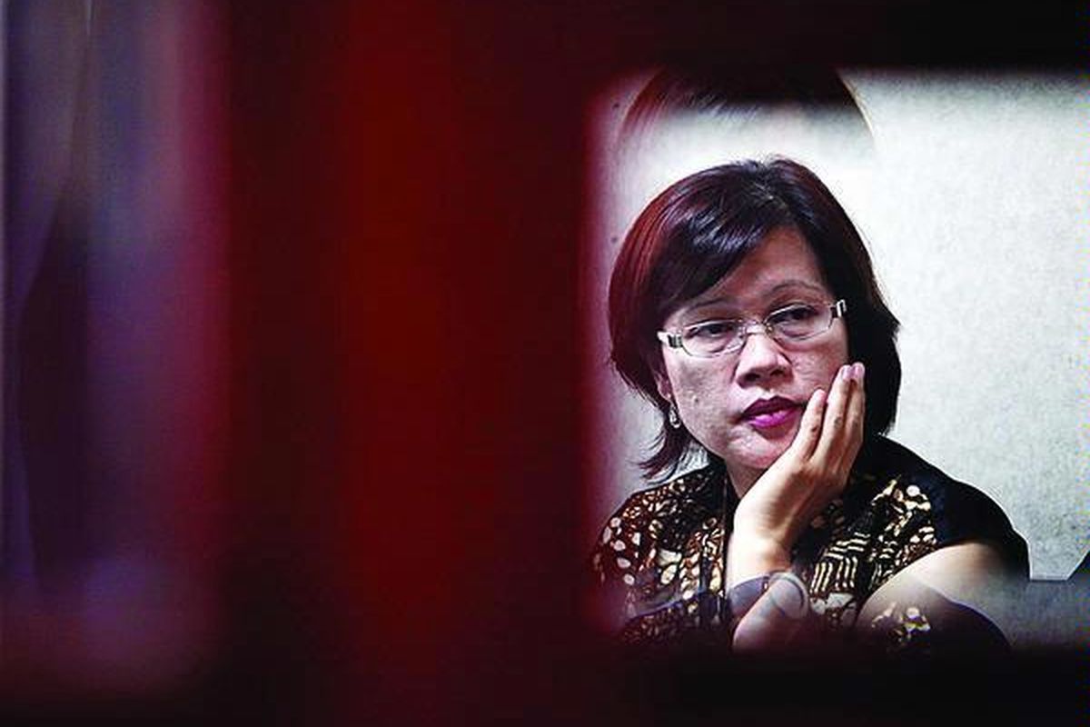 Terdakwa Mindo Rosalina Manulang menunggu persidangan di Pengadilan Tindak Pidana Korupsi, Jakarta, Rabu (27/7). Jaksa penuntut umum menolak seluruh nota keberatan terdakwa dalam kasus suap proyek wisma atlet SEA Games di Palembang.