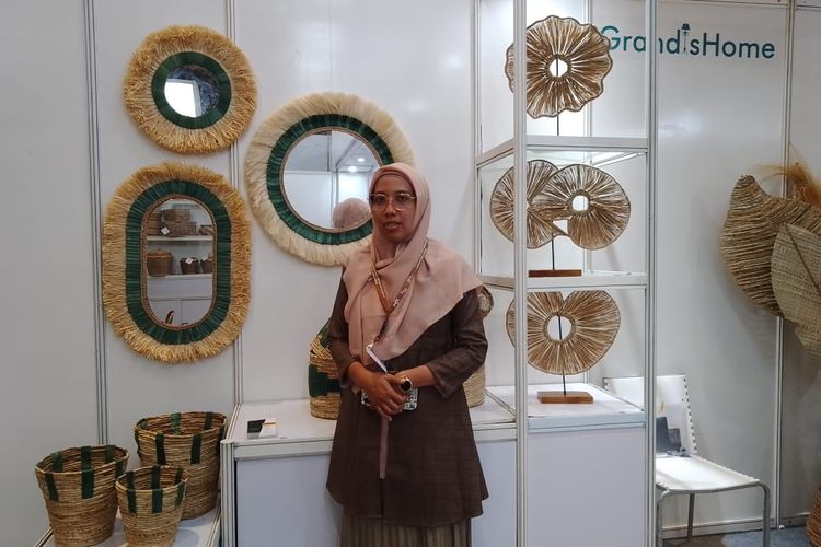 Nesya Anggi Puspita, CEO CV Grandis Home, Bojonegoro, di Pameran IFEX 2024