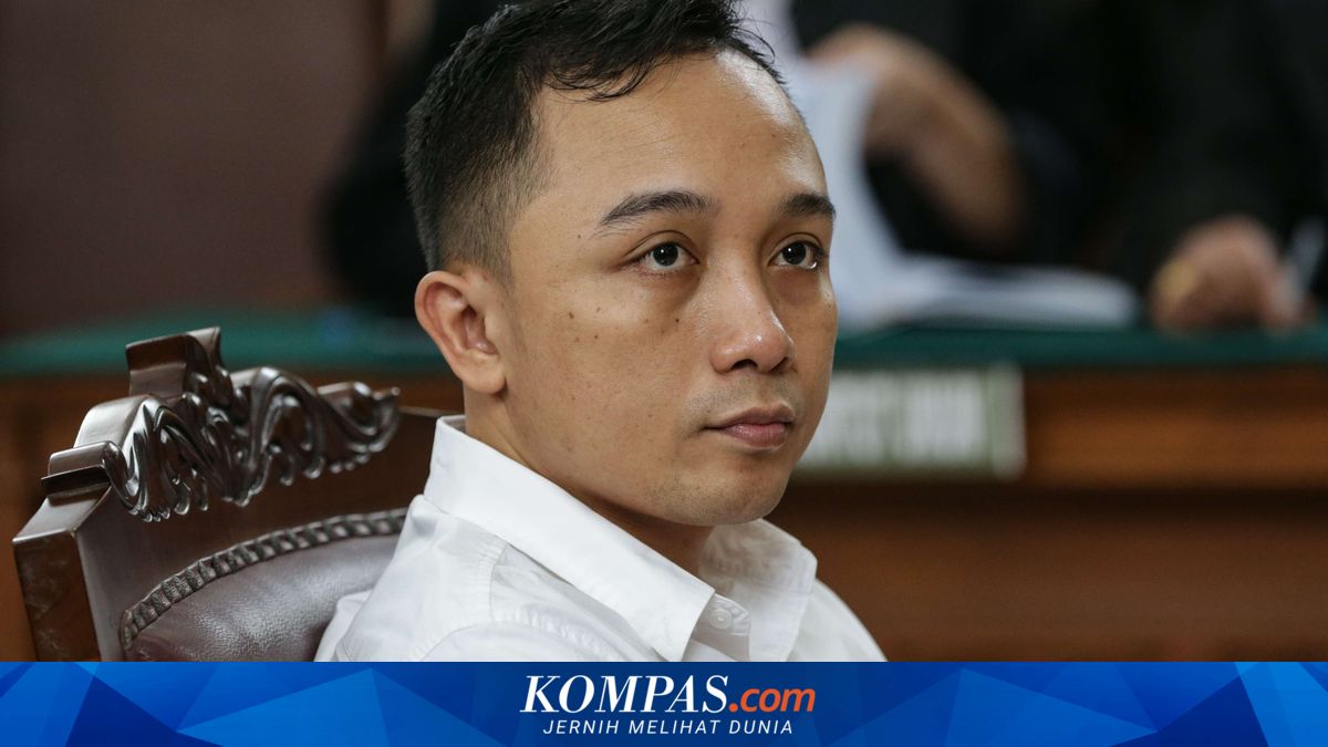 Tangis dan Doa Ricky Rizal untuk Anak-Istrinya dari Kursi Terdakwa