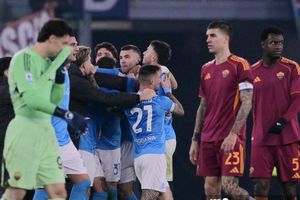 Napoli Samai AC Milan, Inter Diselamatkan Lautaro: Klasemen Serie A Memanas