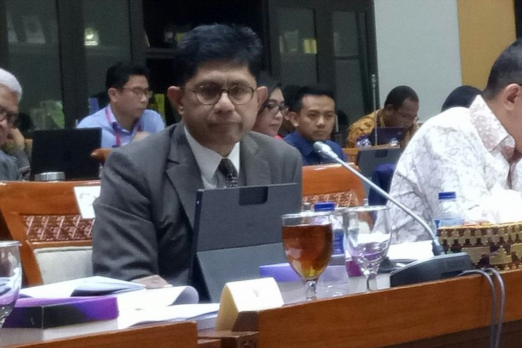 Wakil Ketua KPK Laode M. Syarief dalam Rapat Kerja bersama Komisi III di Kompleks Parlemen, Senayan, Jakarta, Senin (11/9/2017)