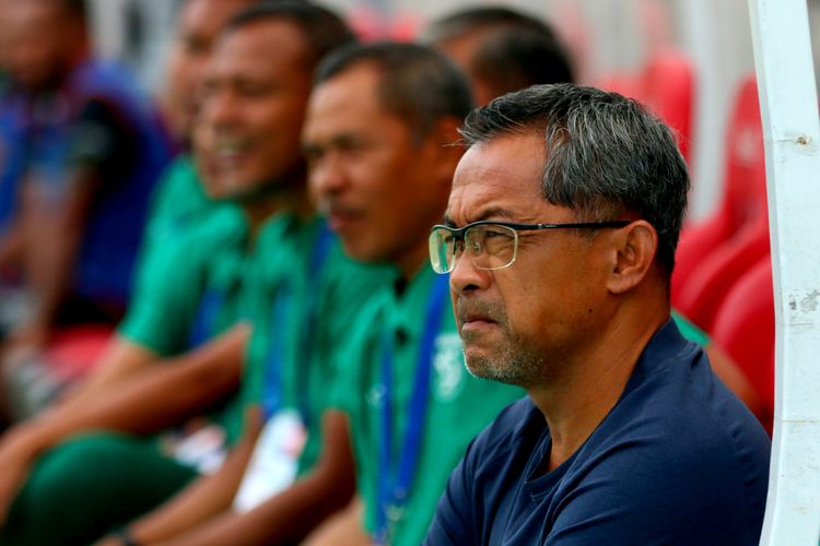 Pelatih Persebaya Surabaya di Liga 1 2022-2023 Aji Santoso.
