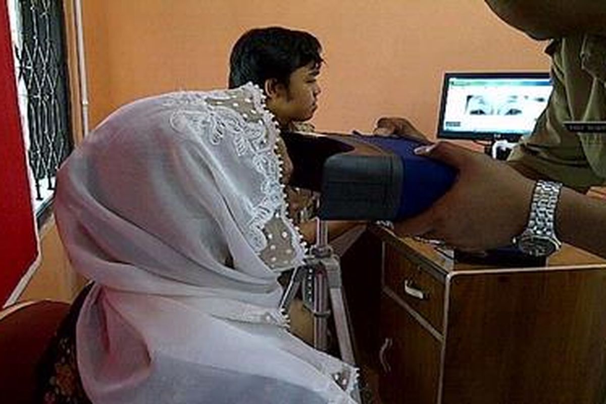 Ilustrasi pembuatan KTP elektronik 