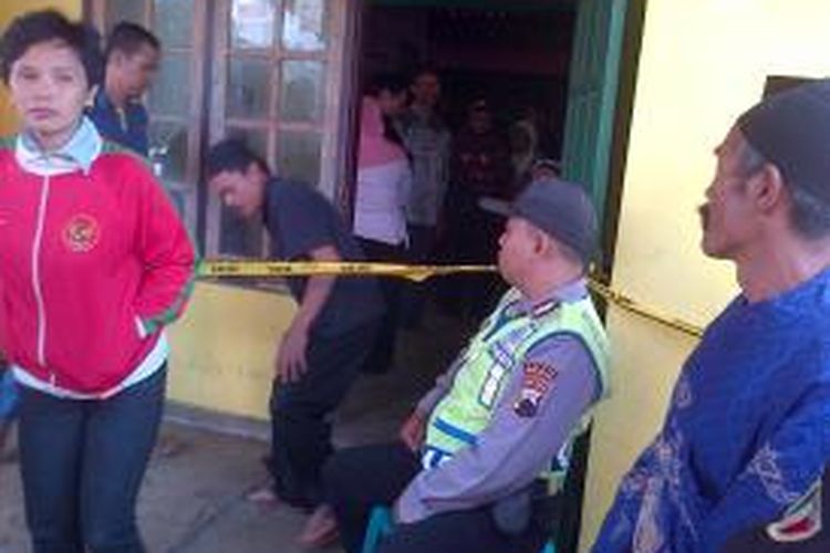 Rubiah (80) warga dusun Gedeg, desa Genting, kecamatan Jambu, Kabupaten Semarang, Sabtu (9/8/2014) pagi ditemukan
 Tewas dikamarnya.