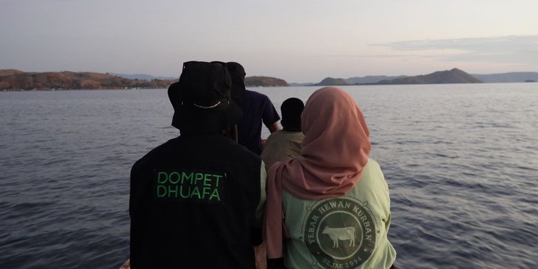 Dompet Dhuafa ajak donatur dan volunteer arungi Laut Flores untuk antarkan berkah daging kurban bagi penerima manfaat, Nusa Tenggara Timur.

