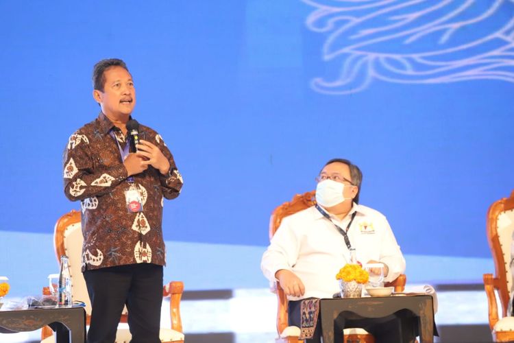 Menteri Kelautan dan Perikanan Sakti Wahyu Trenggono dalam Rapat Pimpinan Nasional Kamar Dagang dan Industri Indonesia (Rapimnas KADIN) di Denpasar, Bali, Jumat (3/12/2021).
