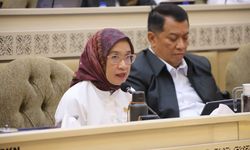 Raker dengan DPR RI, Menteri Rini Jelaskan FWA ASN: Dilakukan Sesuai Kesiapan dan Kebutuhan Organisasi
