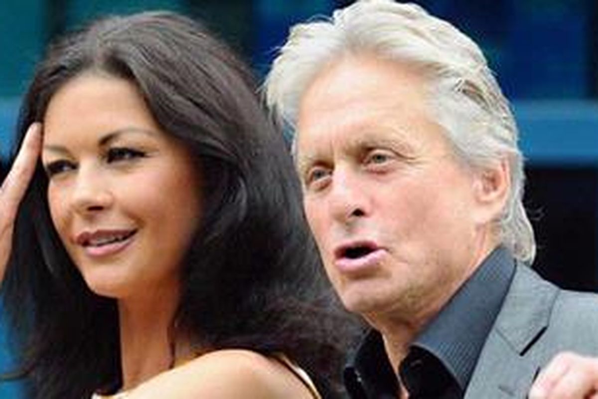 Catherine Zeta-Jones dan Michael Douglas