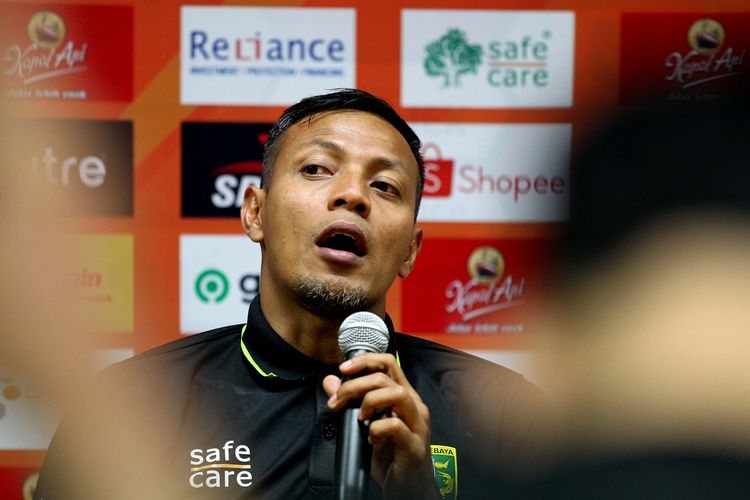 Legenda dan asisten pelatih Persebaya Surabaya, Bejo Sugiantoro.