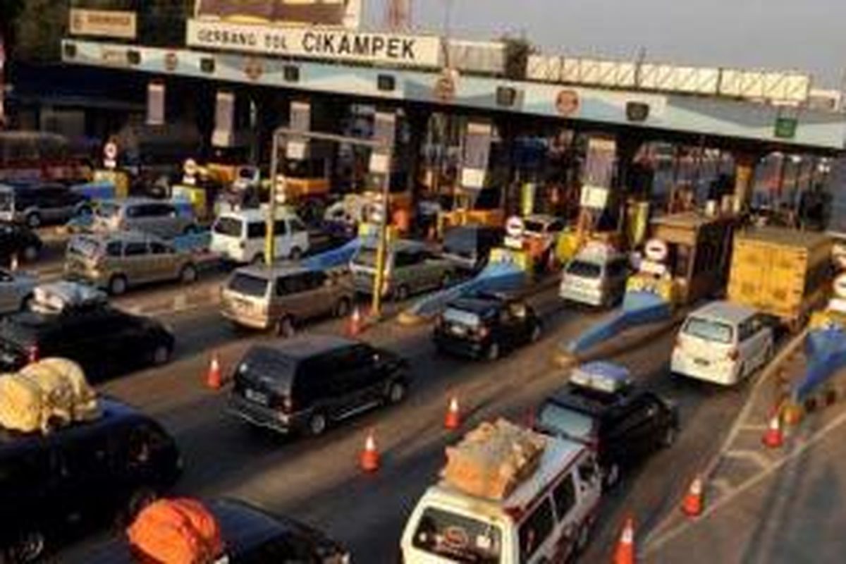 Jalan tol Jakarta-Cikampek.