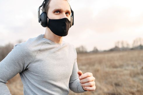 Olahraga Lari dengan Masker Bikin Susah Nafas, Begini Baiknya