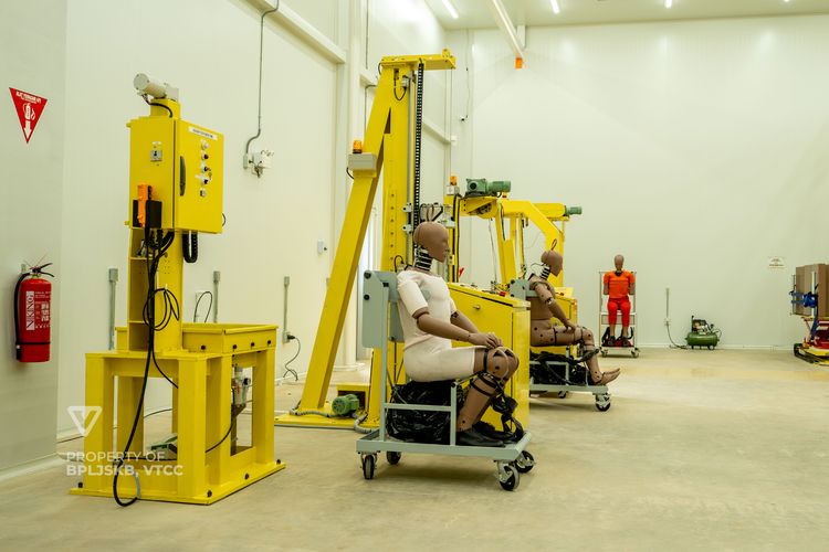 Crash Test Dummy: Rahasia Uji Tabrak Kendaraan Rp 8 Miliar