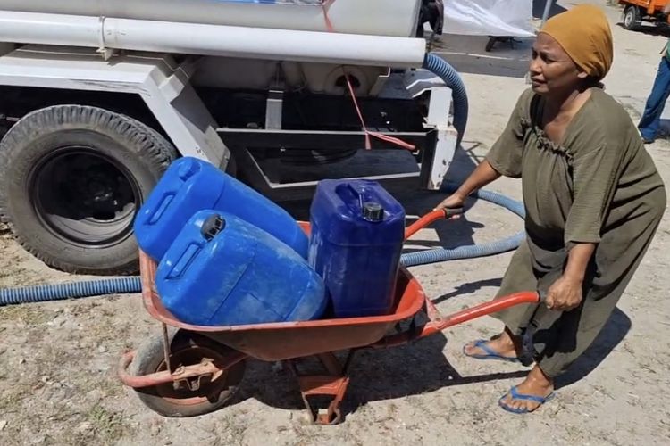 Bertahan di Tengah Kekeringan, Warga Bangkalan Beli Air Rp 250.000 per Tangki