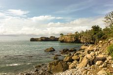 Pantai Watu Bale Pacitan Punya Wahana Uji Nyali, Berani Coba?