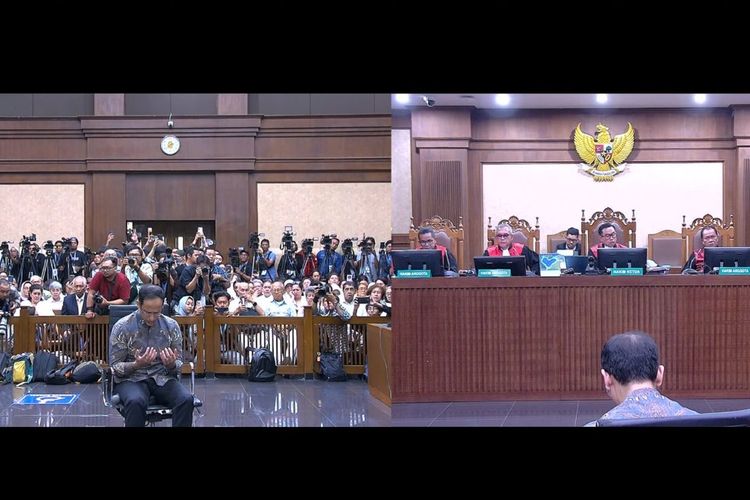 Wajah Sedih dan Doa Nadiem Sebelum Divonis 10 Tahun Penjara