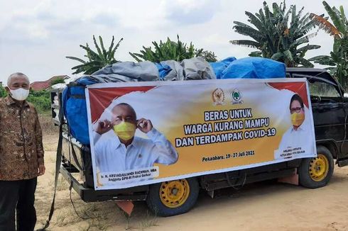 Andi Borong 3 Ton Beras Petani untuk Dibagikan kepada Warga di Riau