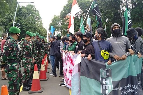 Gelar Aksi Lanjutan, Ratusan Buruh di Bogor Demo Tolak UU Cipta Kerja di Dua Perusahaan