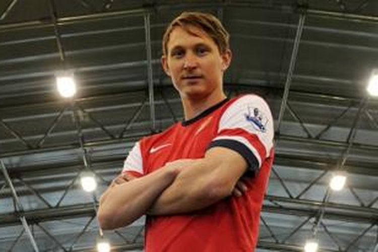 Gelandang Arsenal asal Swedia, Kim Kallstrom.