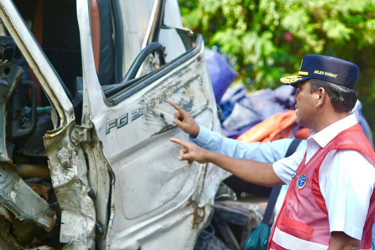 Kemenhub tinjau lokasi kejadian kecelakaan truk di Tol Cipularang