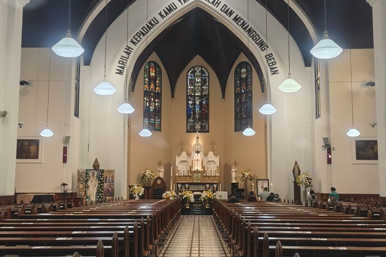 Paus Fransiskus Wafat, Gereja Katedral Bandung Gelar Misa Khusus dan Doa Rosario