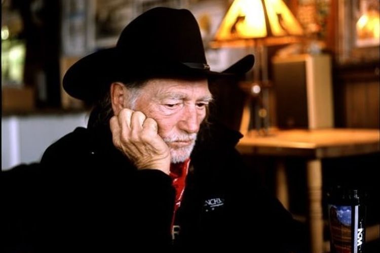 Lirik dan Chord Lagu Kiss Me When You’re Through – Willie Nelson