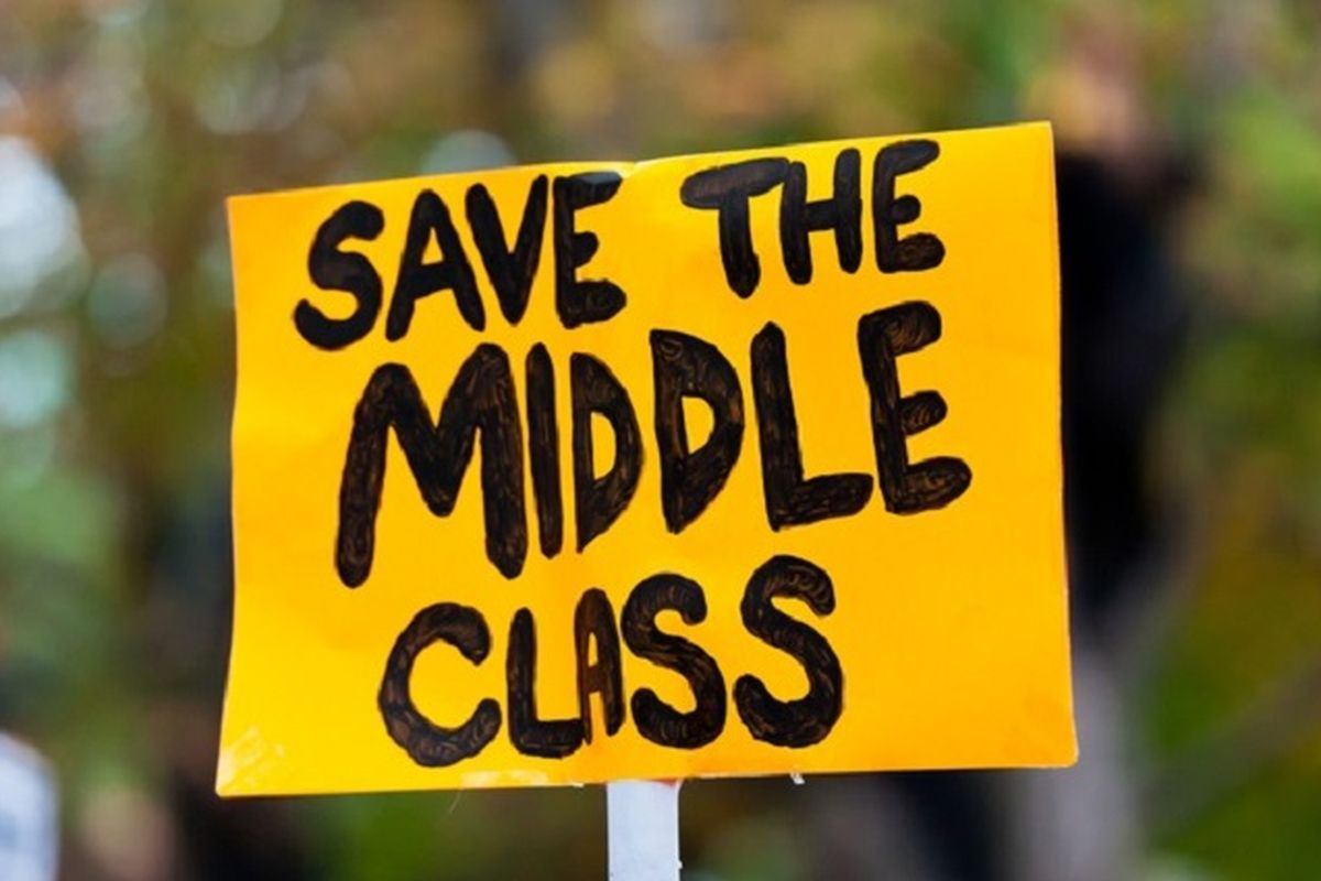 Jadi Kontributor Utama Konsumsi Nasional, Jumlah Kelas Menengah RI Terus Merosot