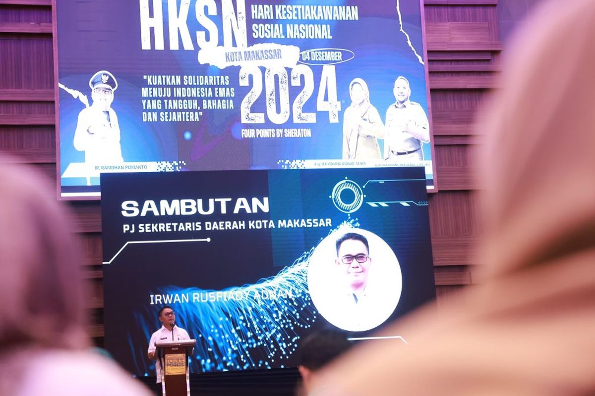  Penjabat (Pj) Sekretaris Daerah Kota Makassar Irwan Adnan saat membuka Peringatan Hari Kesetiakawanan Nasional (HKSN) 2024 tingkat Kota Makassar yang digelar Dinas Sosial Makassar di Hotel Four Points, Makassar, Rabu (4/12/2024).
