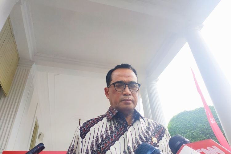 Menteri Perhubungan Budi Karya Sumadi di kompleks Istana Kepresidenan, Jakarta, Senin (29/8/2022).