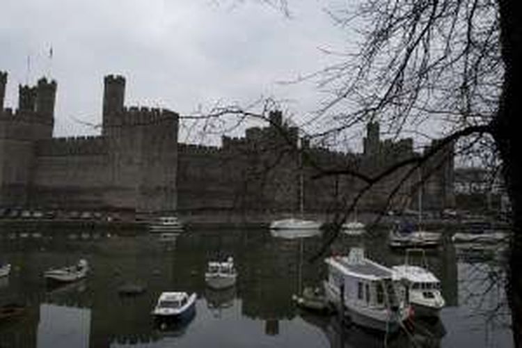 Kastel Caernarfon, tujuan wisata populer di Wales.
